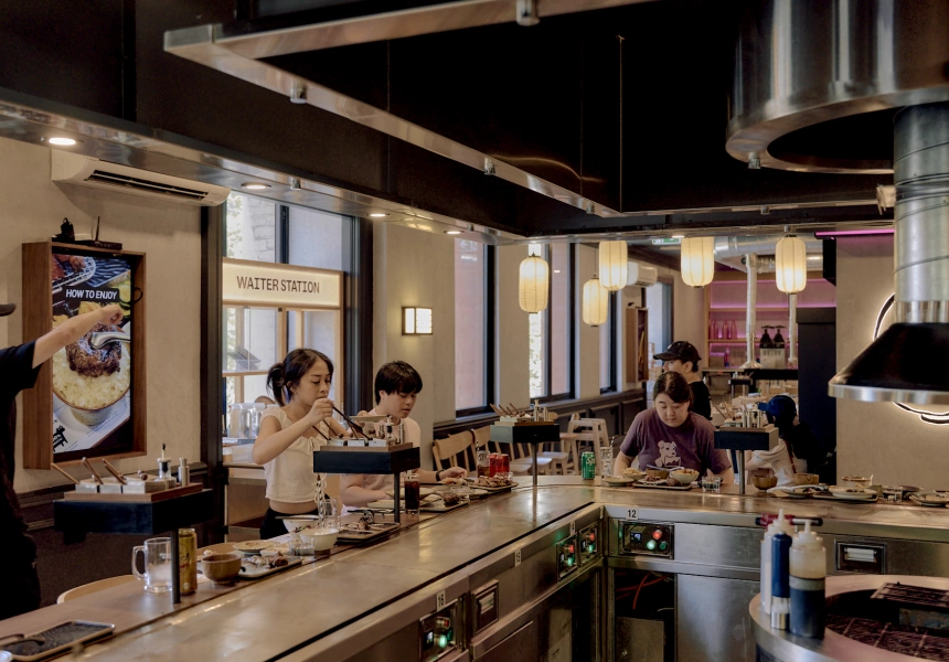 Teppanyaki-style Wagyu Hamburg grilling at NIKULAND – Featured in Broadsheet Melbourne.